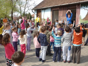reggeli torna az ovi udvarán